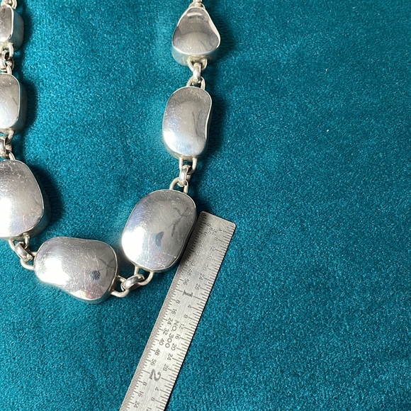 Graduated flat bead, chunky sterling silver necklace. - Picture 7 of 9